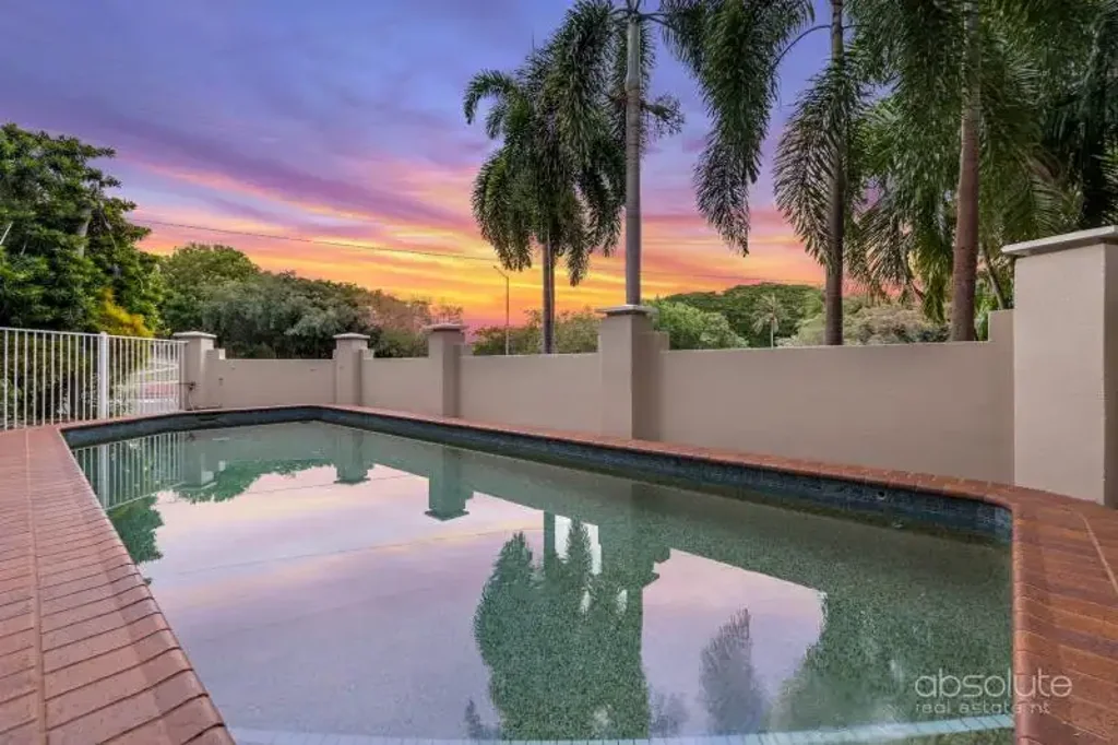 AVAILABLE NOVEMBER - TOP FLOOR GALORE...LIFT & POOL! SORRY NO PETS.
