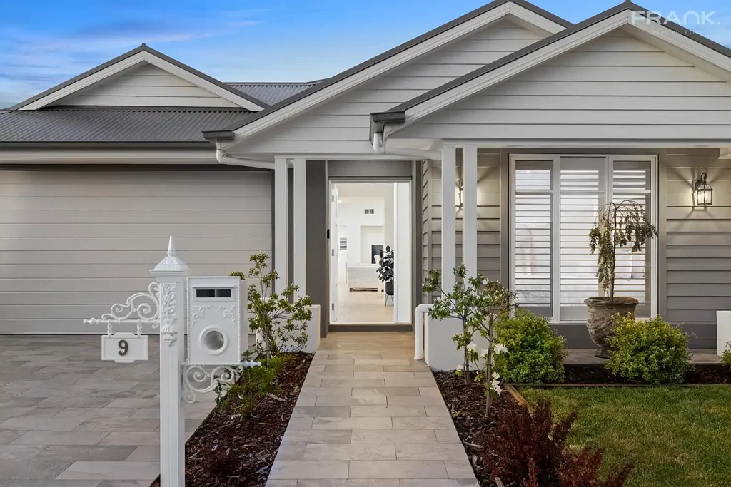 Gisborne 4ห้องนอน A Hamptons Sanctuary in the Esteemed Willowbank