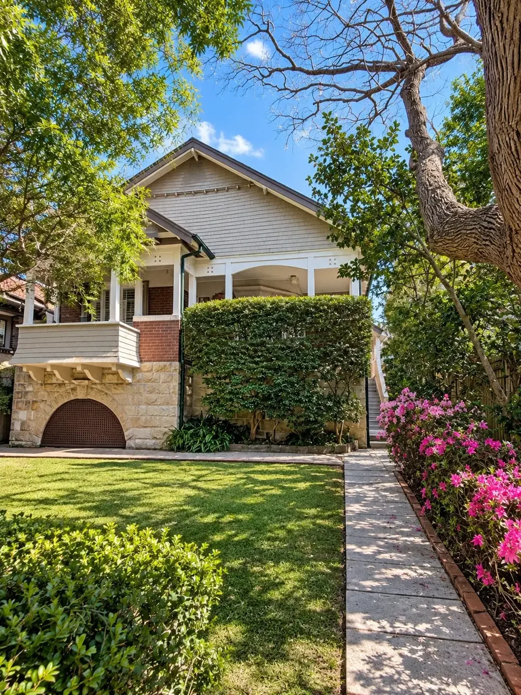 Centennial Park Grand Period Residence of Timeless Character in a Prestigious Park-Side Setting