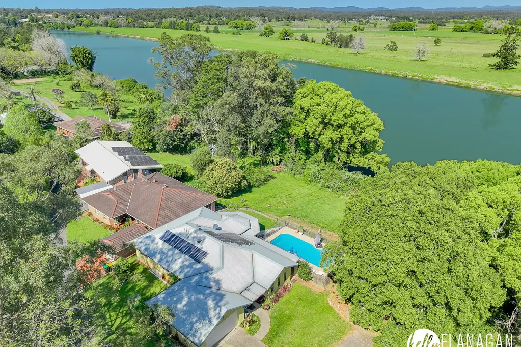 West Kempsey 4chambre Location, Location, Location – River & Rural Views, Flood Free, Brick Home & Pool