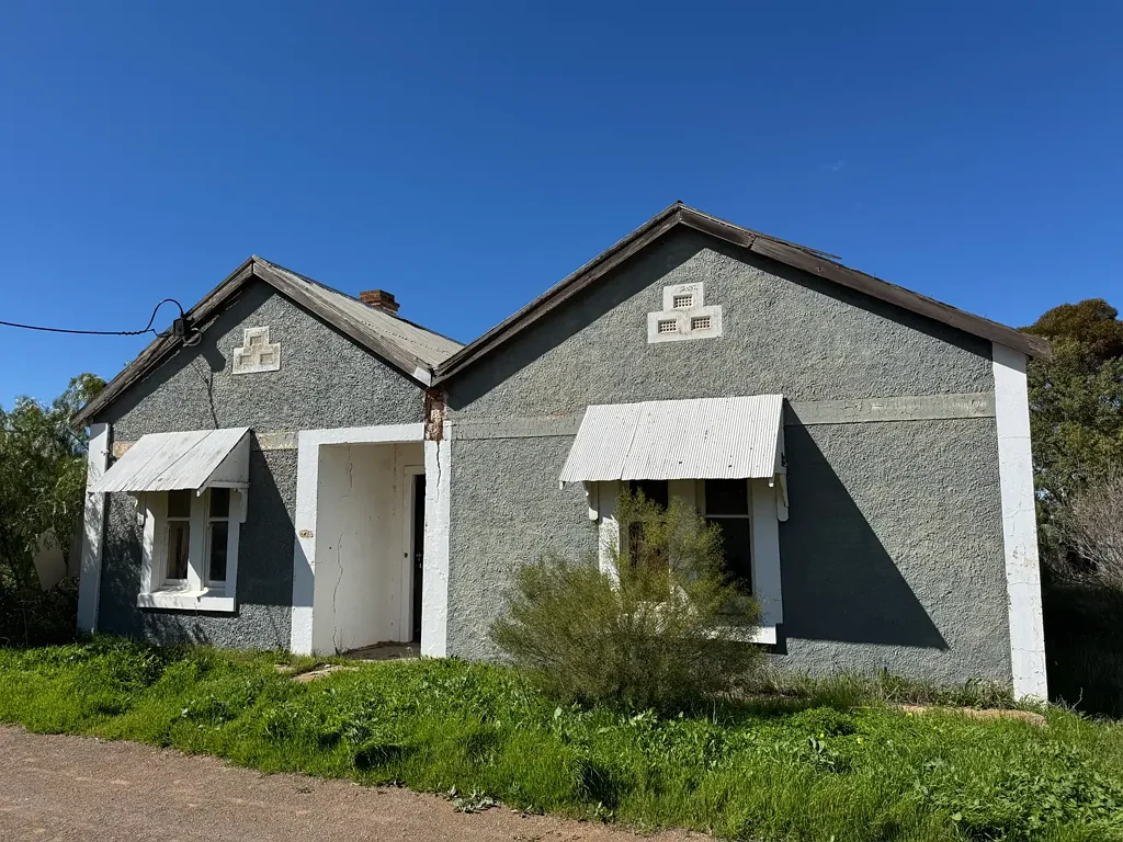 Snowtown 5房  Renovators Delight on Railway Terrace East!