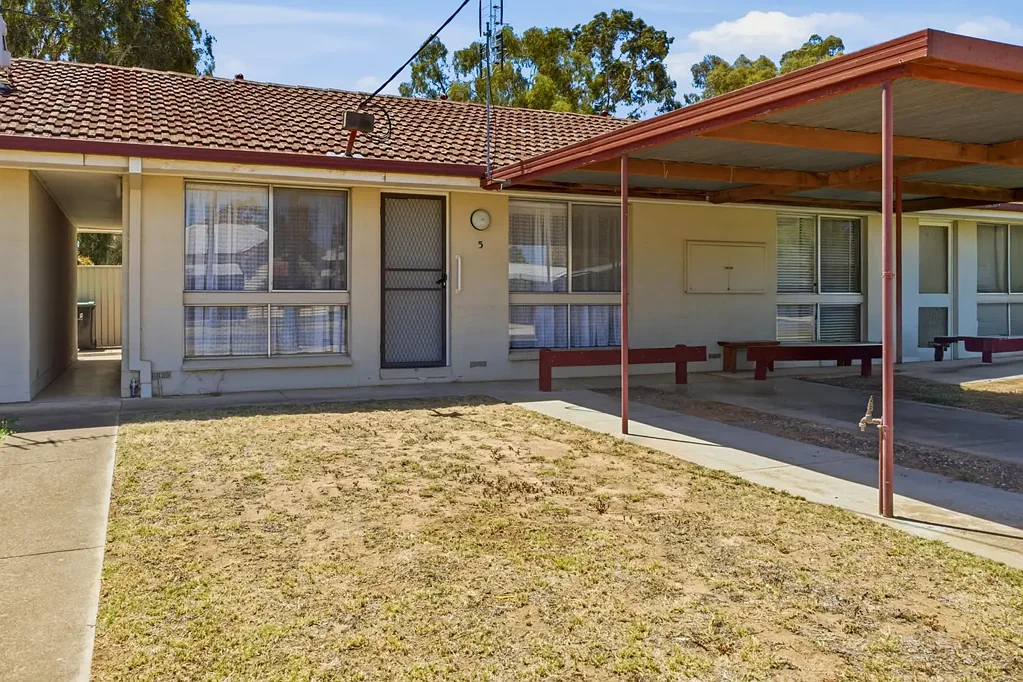 Tatura 1ห้องนอน Central, Renovated Unit - Ideal Investment or First Home