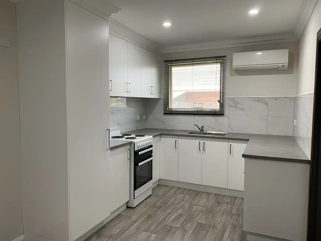QUIET LIVING - RENOVATED UNIT