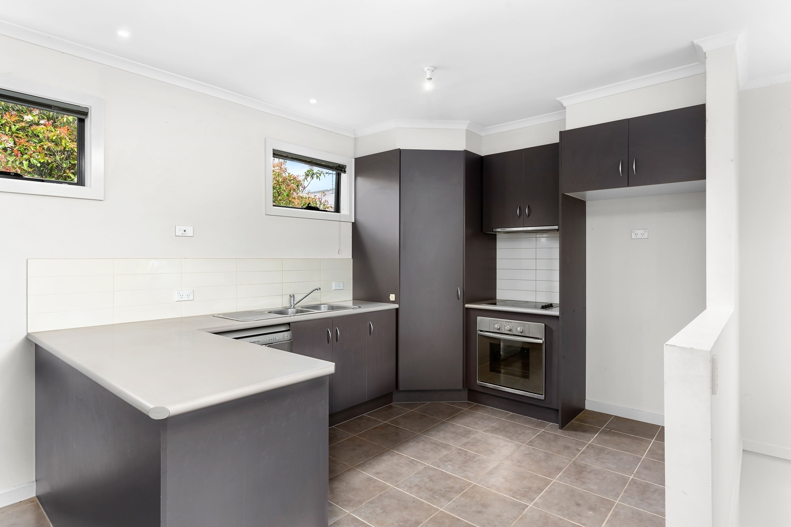 UNIT 5 1-5 RODNEY ST, GISBORNE VIC 3437, 0 غرف, 0 حمامات, Townhouse