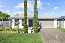 22 Augusta Boulevard, Pimpama