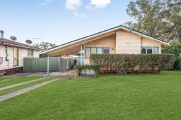 18 PARKES CRES, Blackett