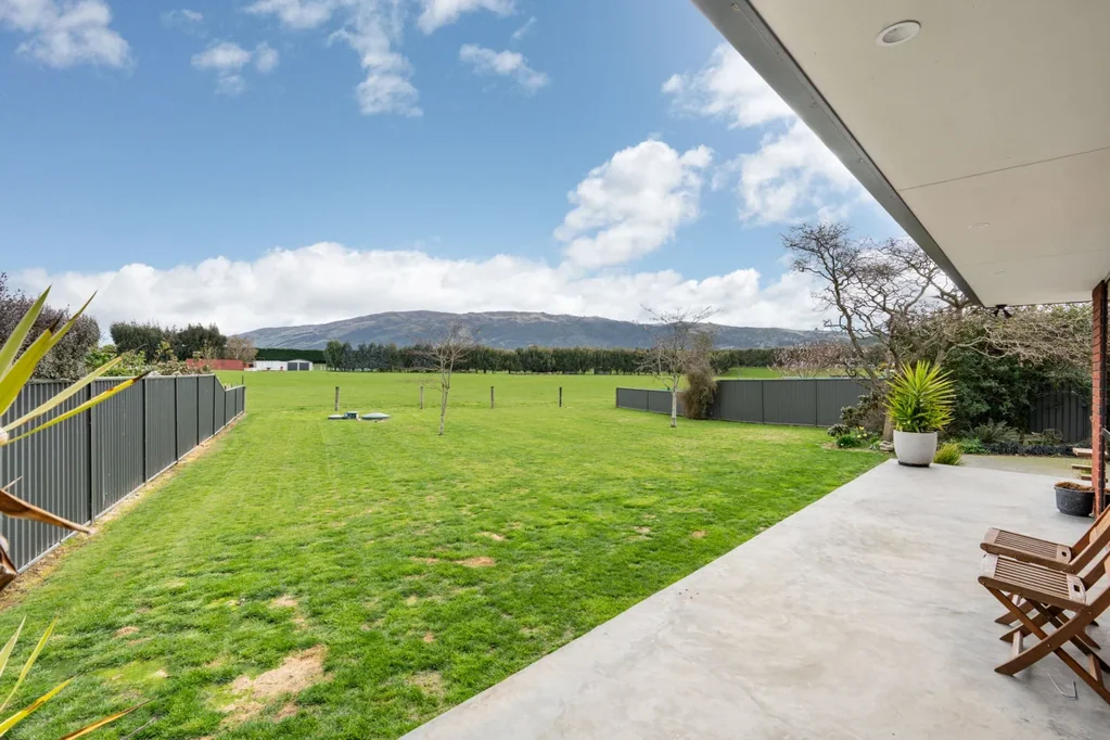 Outram 3कमरा Family Living with Stunning Maungatua Views.