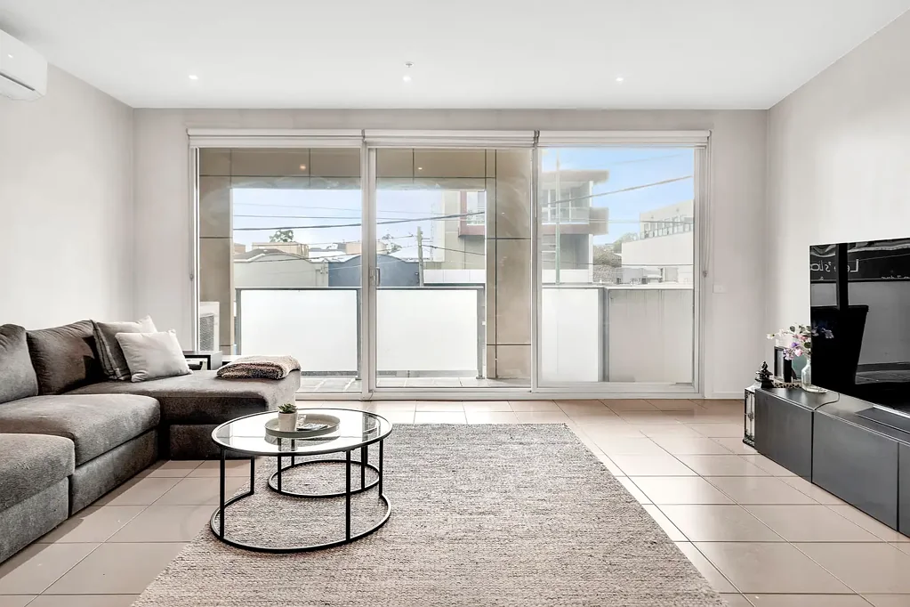 Essendon 1कमरा Light-Filled, Stylish & Superbly Located