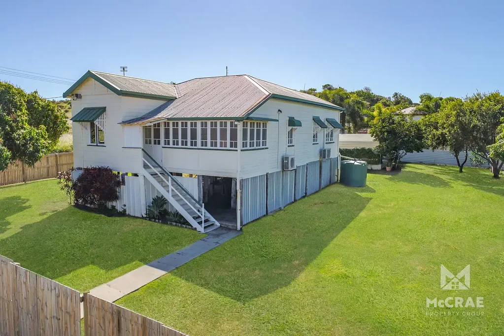 Bowen 3બેડરૂમ CHARMING QUEENSLAND ON EXPANSIVE 1424m2 CORNER LOT