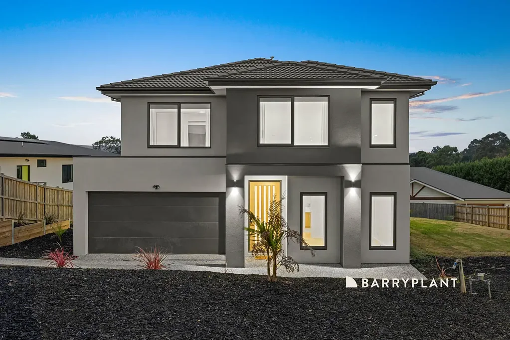 Brand-New Family Living with Space, Style and Scenic Outlooks