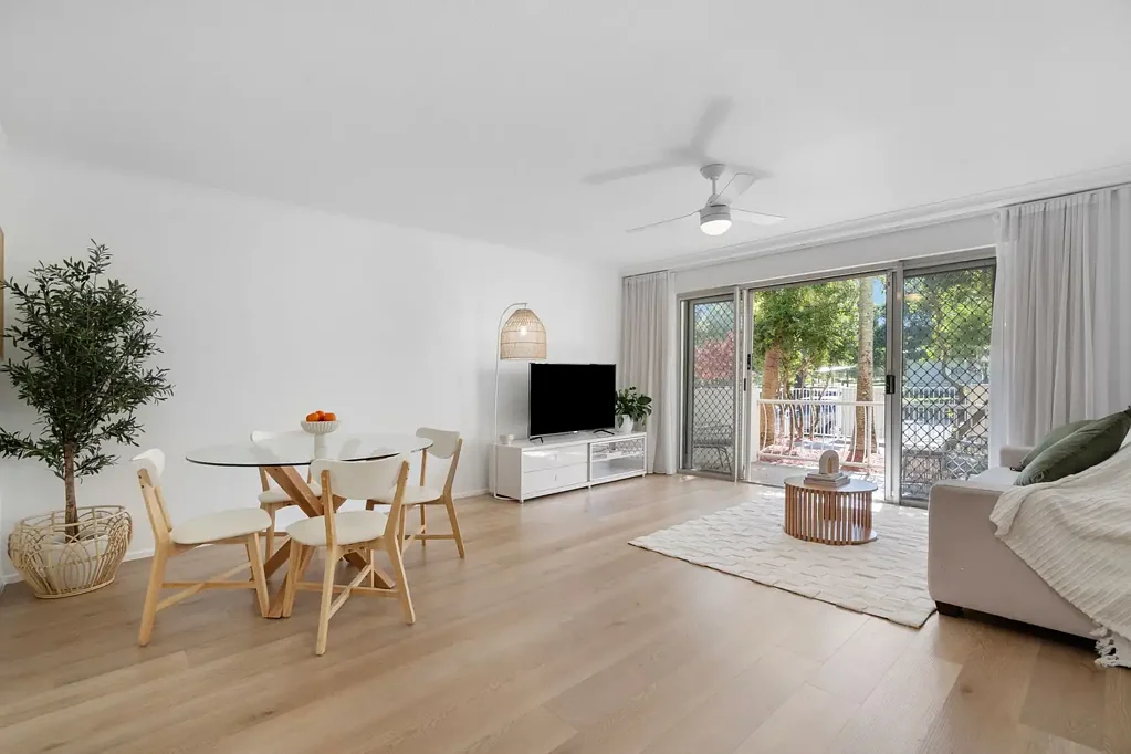 Surfers Paradise 2 Bedroom Modern Ground-Floor Oasis in Surfers Paradise