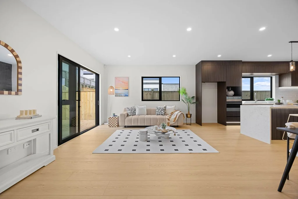 Opaheke 4房  Luxury Living with Home & Income Potential