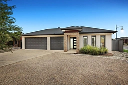 21 Murrumbidgee Street, Manor Lakes