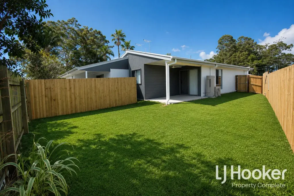 CONVENIENT LOGANLEA LIVING - PRIME LOCATION