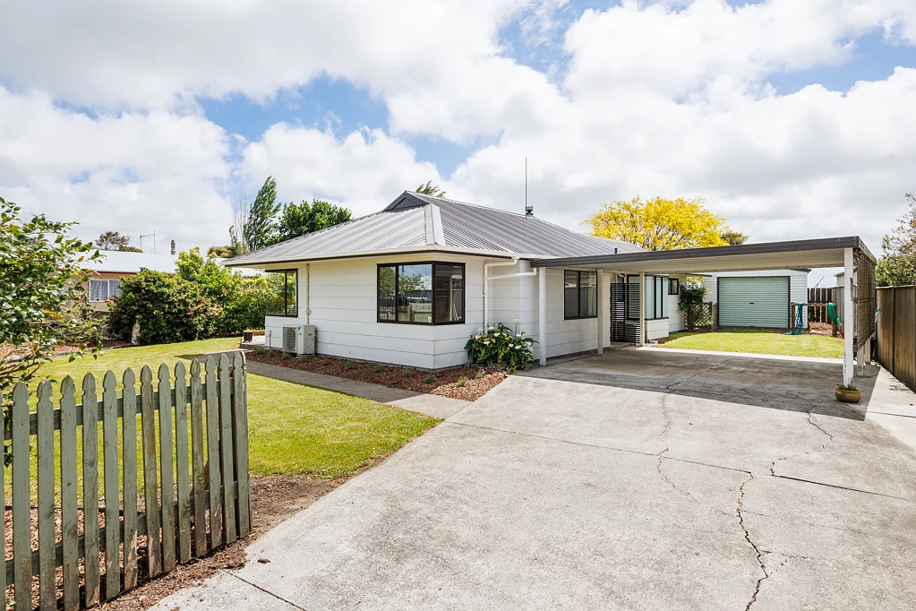 Rongotea 3 Slaapkamer Comfort and Country Charm