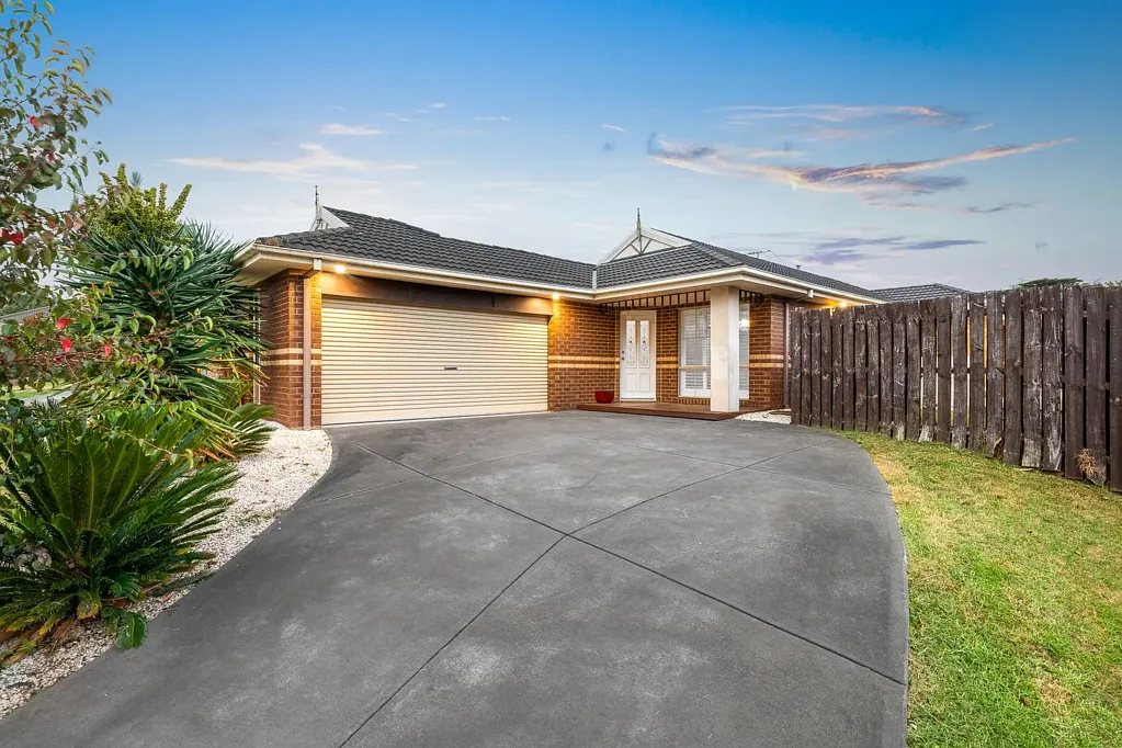 63 Glenview Rise, Berwick, VIC 3806