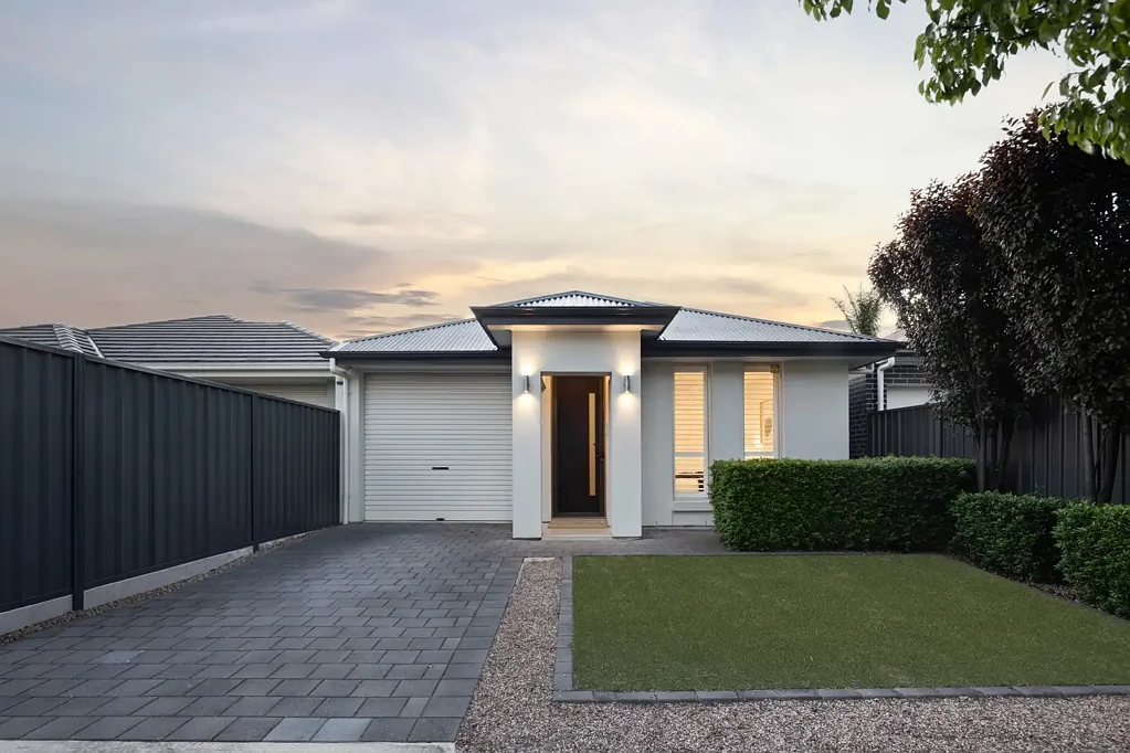 3A Ragless Avenue, Park Holme, SA 5043