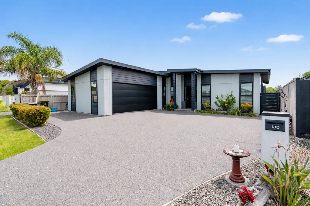 Papamoa 3 Slaapkamer Modern Living, Done Right
