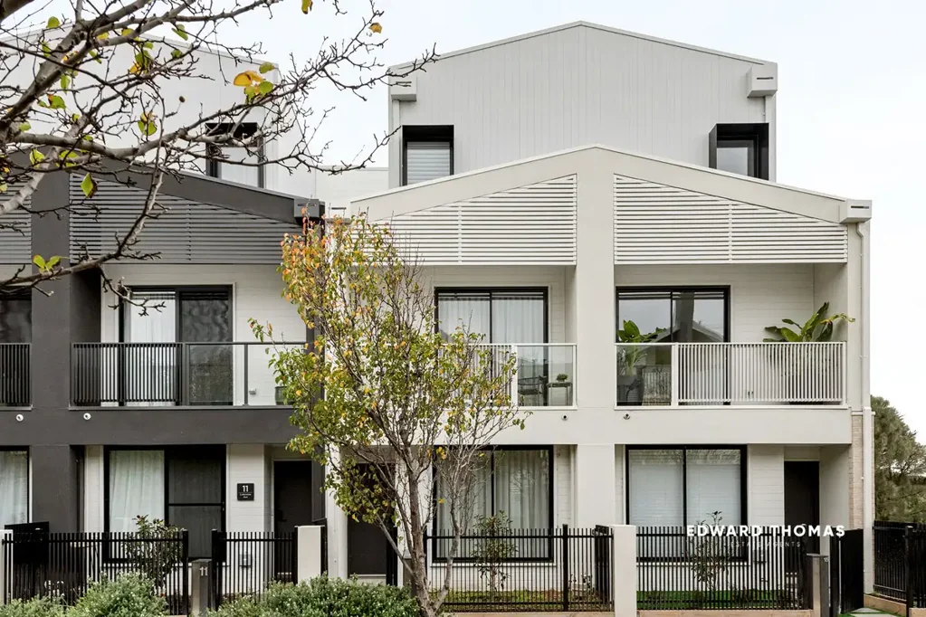 Williamstown 3 Bedroom Three level townhouse in bayside nature reserve