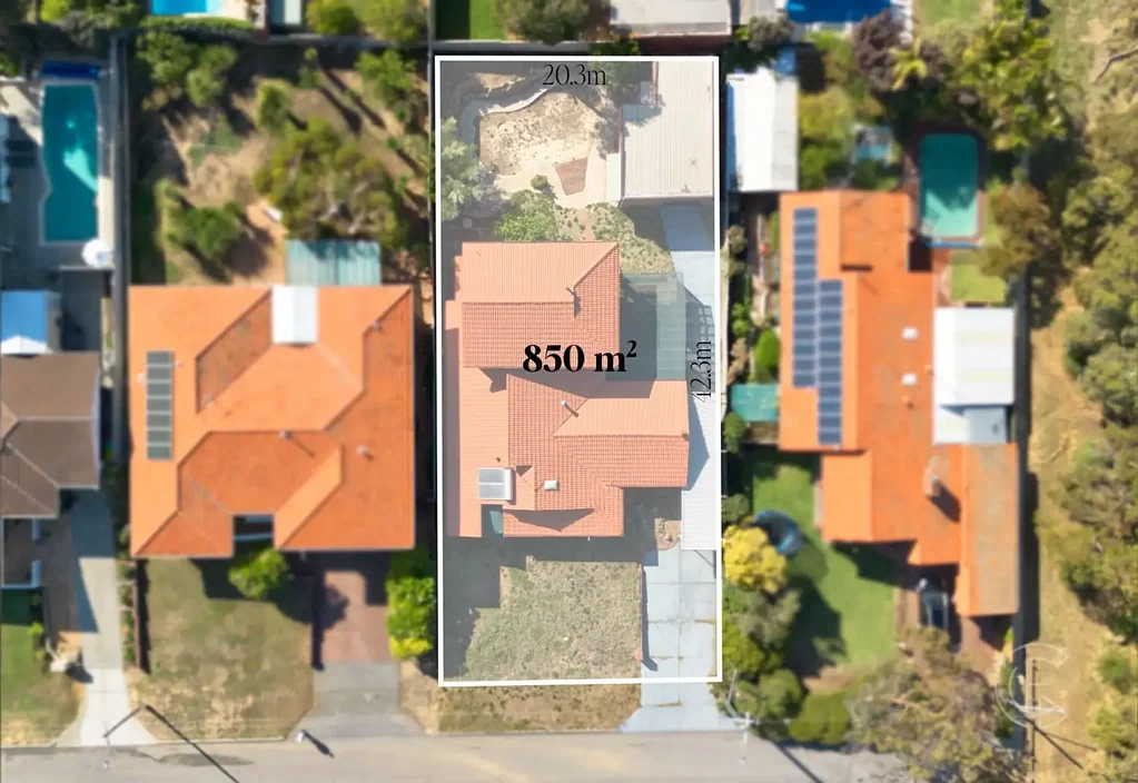 Karrinyup 4 Bedroom Prime Renovator with Ocean Glimpses from Above