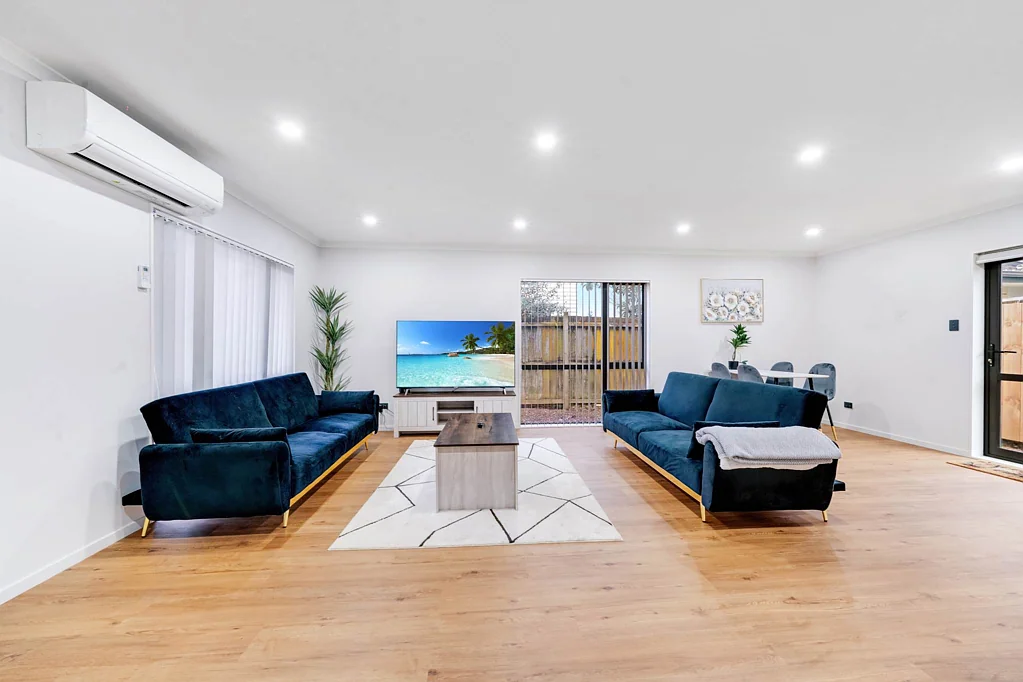 Papatoetoe 3 Bedroom Spacious, Sun-Filled Living with a Dream Kitchen