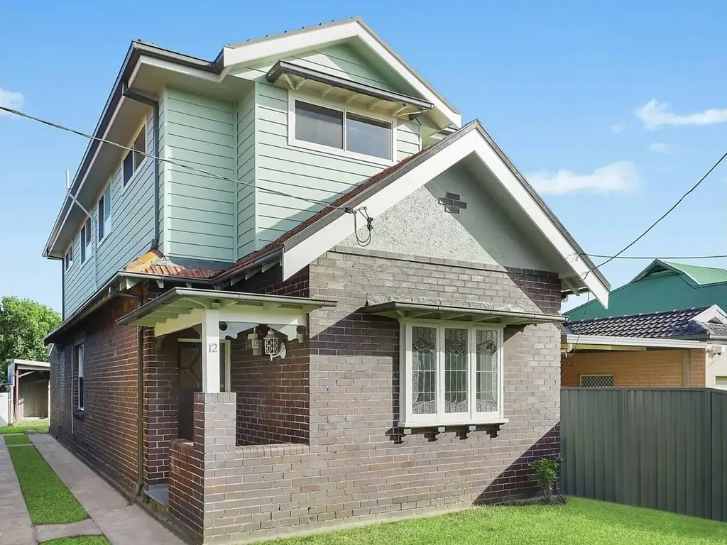STUNNING 4 BEDROOM FAMILY HOME!