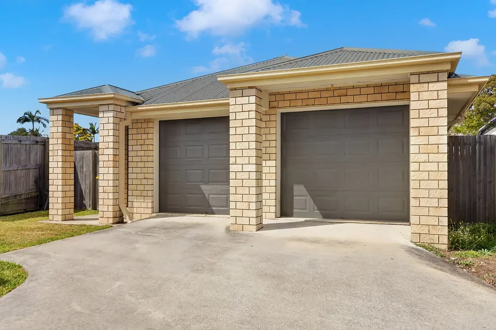 Capalaba 4બેડરૂમ MODERN, LOW-MAINTENANCE LIVING IN A CONVENIENT CAPALABA LOCATION