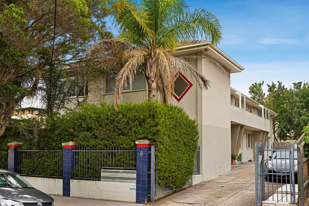 Modern, low-maintenance bayside lifestyle.