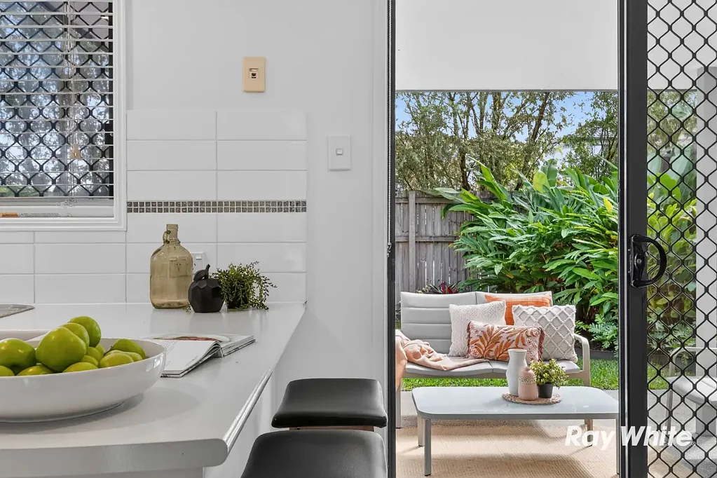 Parkinson 3બેડરૂમ Corner Townhouse in Stretton College Catchment!!