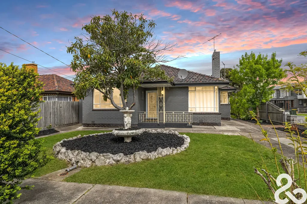 Thomastown 3房  Prime Corner Position With Walk-To-Train Convenience