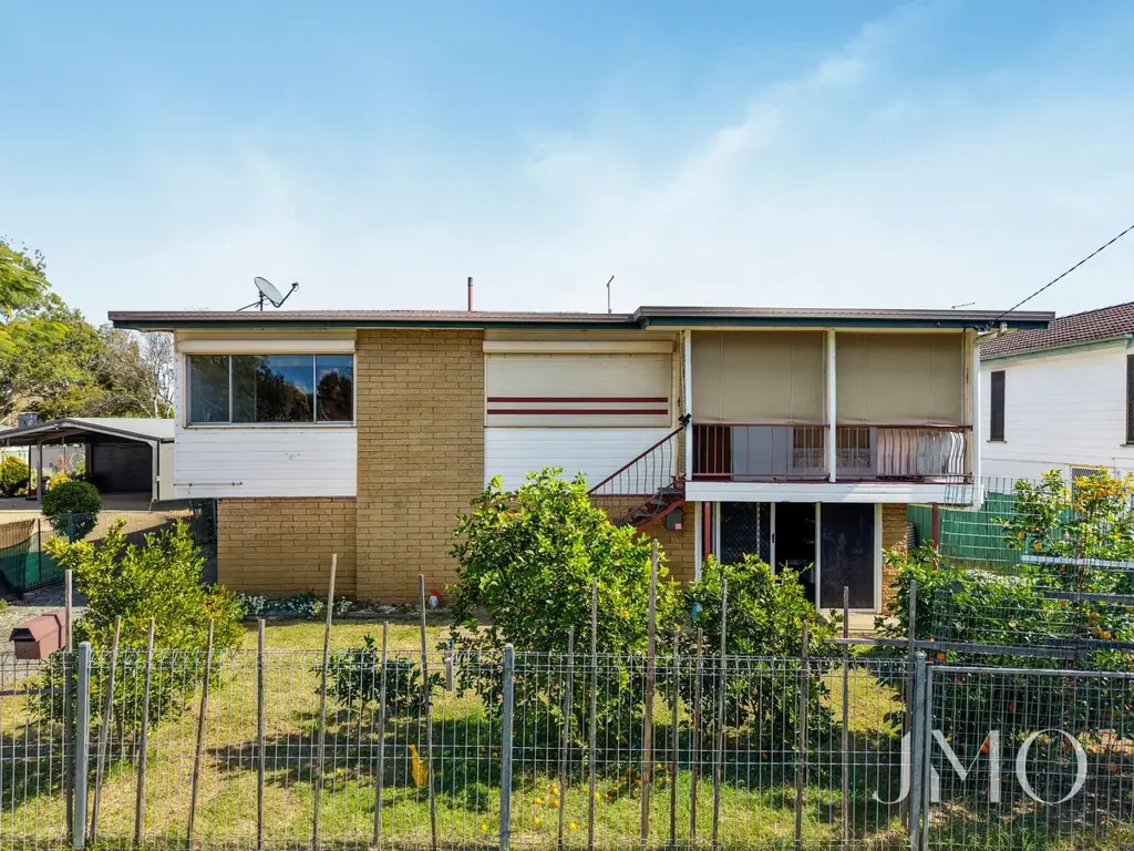 Beaudesert 3房 占地 771 平方米的绝佳开发机会 – 低密度至中密度分区 Prime Development Opportunity on 771m² – Low to Medium Density Zoning