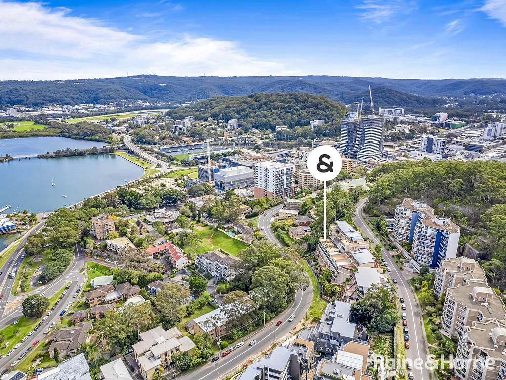 1/92 John Whiteway Drive, Gosford, NSW 2250