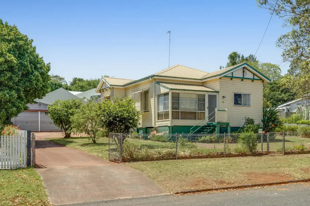 45 Alford Street, Mount Lofty, QLD 4350