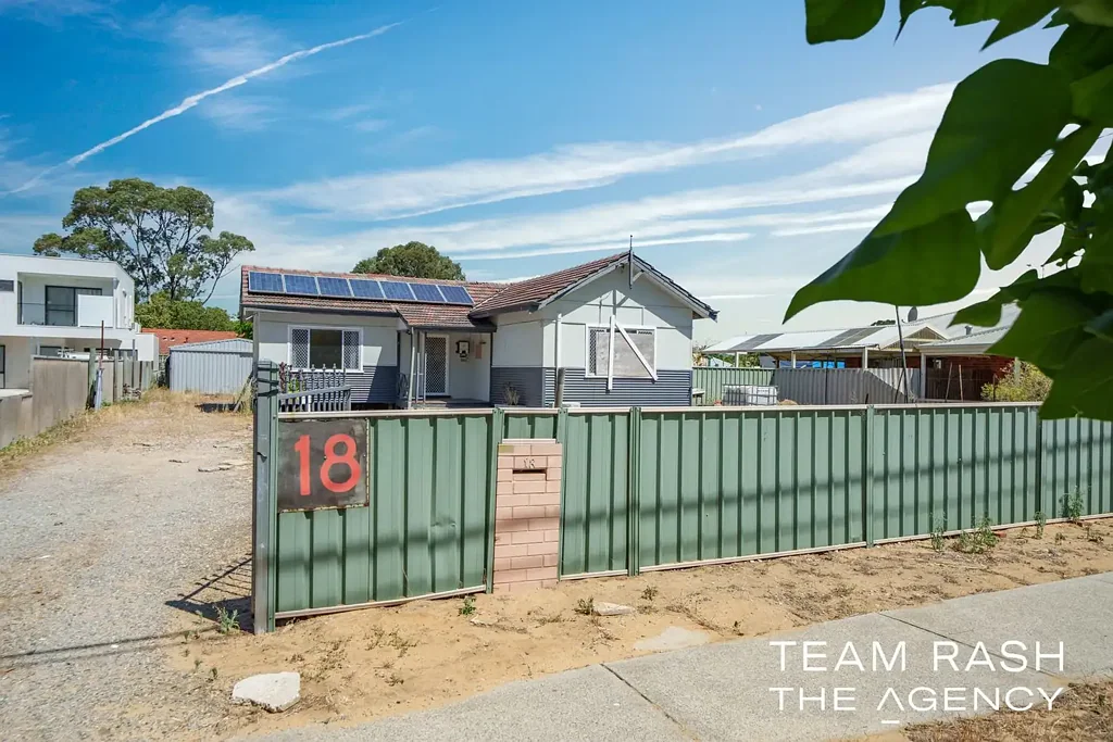 Medina 3 Slaapkamer Endless Potential on a Rare 911sqm Subdividable Block