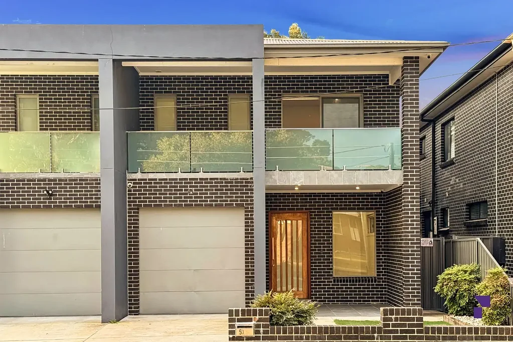 Villawood 4ਬੈੱਡਰੂਮ Architecturally crafted duplex to balance luxury, space and lifestyle