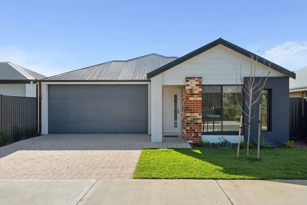 Dayton 3房  Ready Set Move - Like New Home