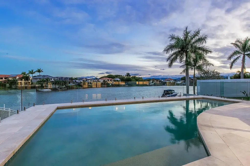 Clear Island Waters 6Kwarto Your Dream Hampton-Inspired Waterfront Awaits!