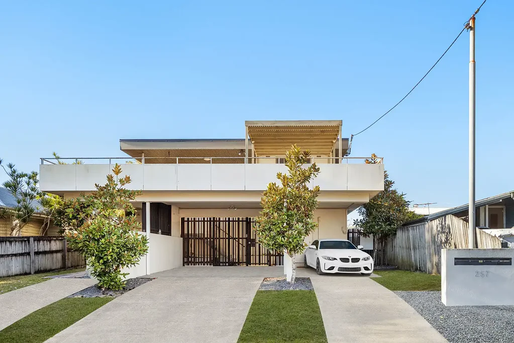 2/257 Hawken Drive, St Lucia, QLD 4067