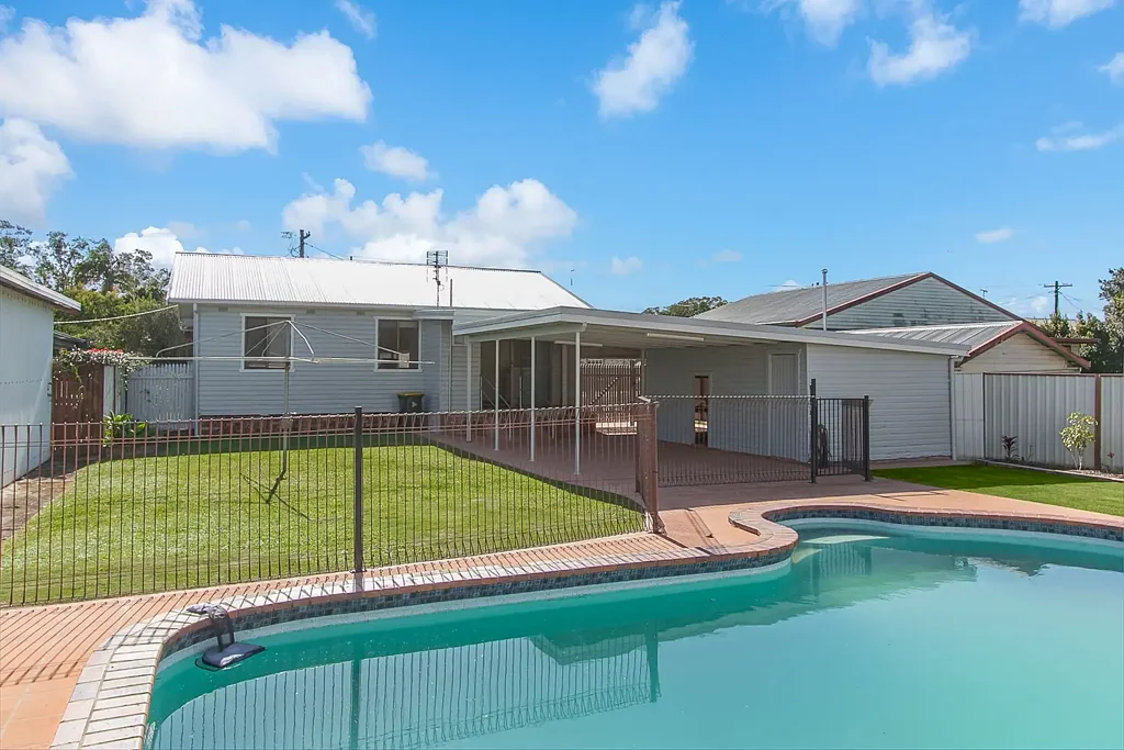 Renovated Cottage, Close to Town, Rear Lane