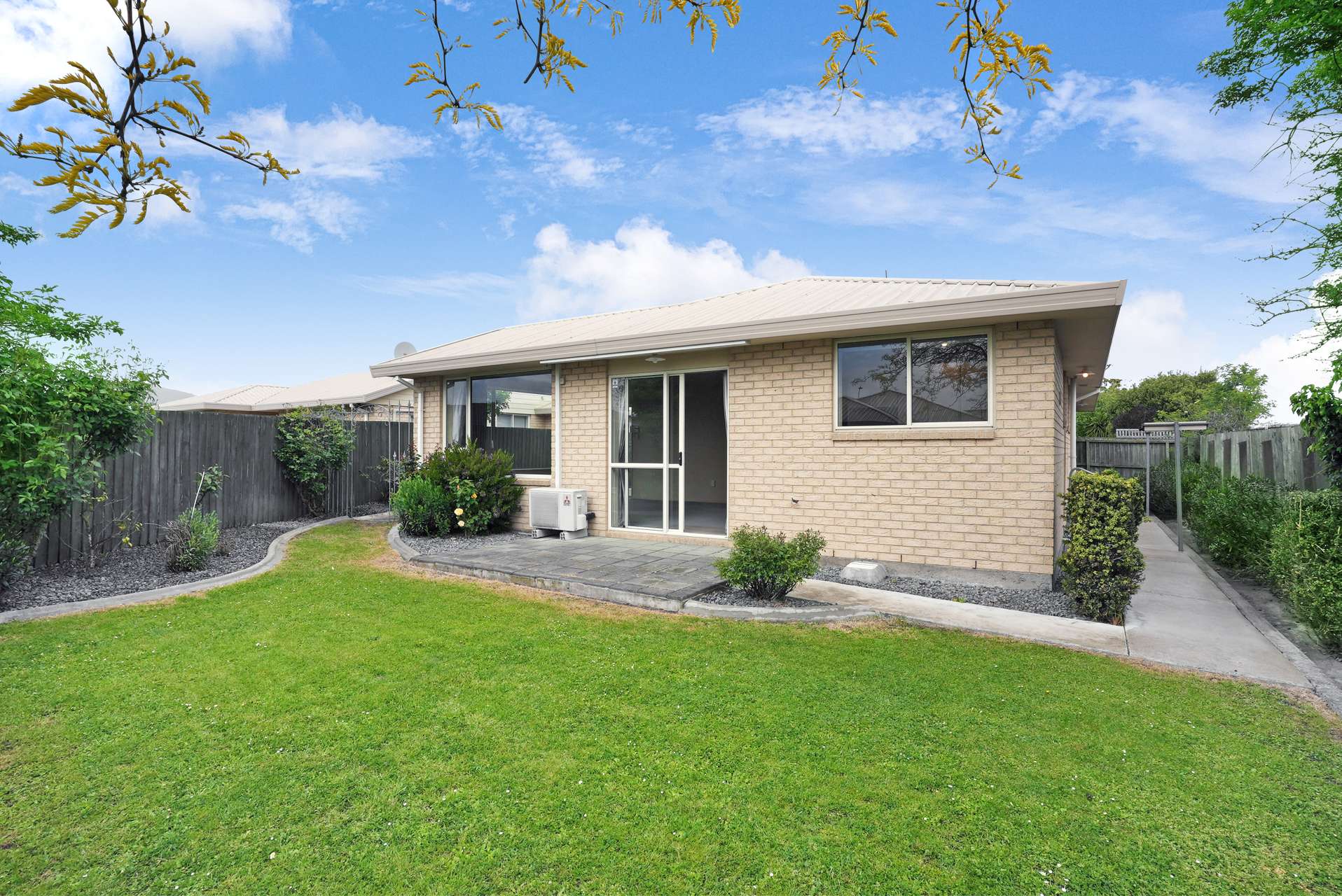 2/8 Thistledown Place, Woolston, Christchurch, 3 침실, 0 욕실, House