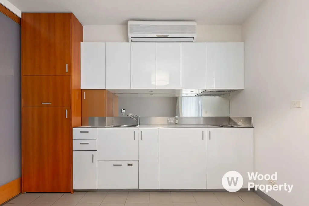 Spacious Apartment in Fantastic Location!
