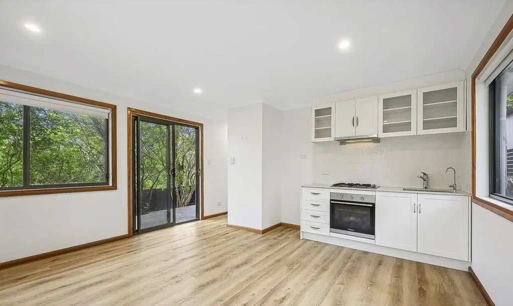Gorgeous Freestanding 1-Bedroom Cottage