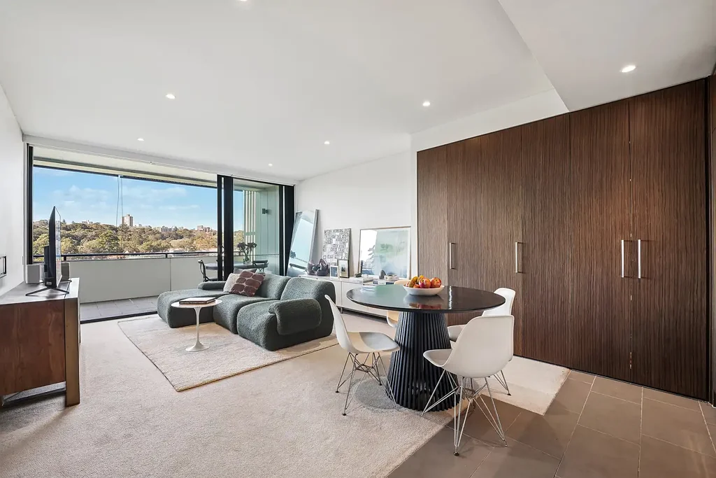 Darlinghurst 2Moenga Prestigious Inner-City Living with Uninterrupted Views
