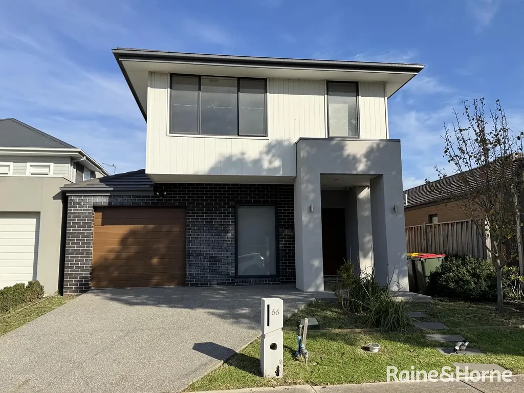 Stunning 5-Bedroom Family Home in a Prime Williams Landing Location