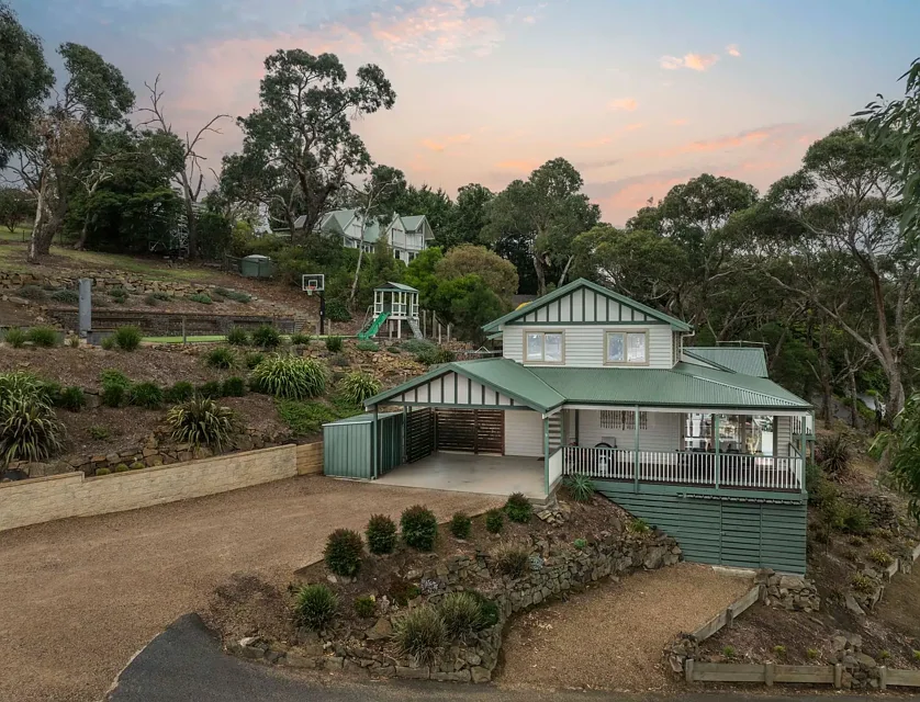 9 Fern Road, Upper Ferntree Gully, East Melbourne, 5房, 3浴, House