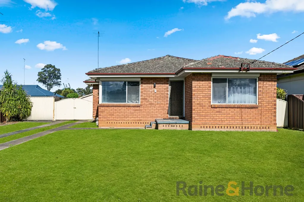 Mount Druitt 3ਬੈੱਡਰੂਮ Renovated Family Home on an Expansive 1,117sqm Parcel