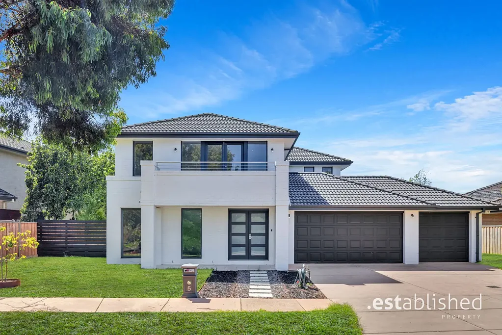 5 River Walk Drive, Point Cook, VIC 3030