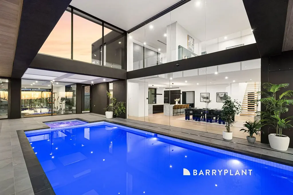 Lysterfield 5 Bedroom Architectural excellence and bespoke opulence, with iconic Melbourne views