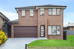 4 LAHORE ST, Riverstone