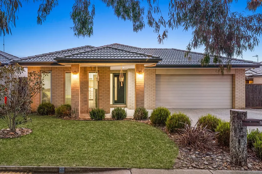 Armstrong Creek 4房  Central to Everything, Designed for Family Living with the Added Benefit of Side Access